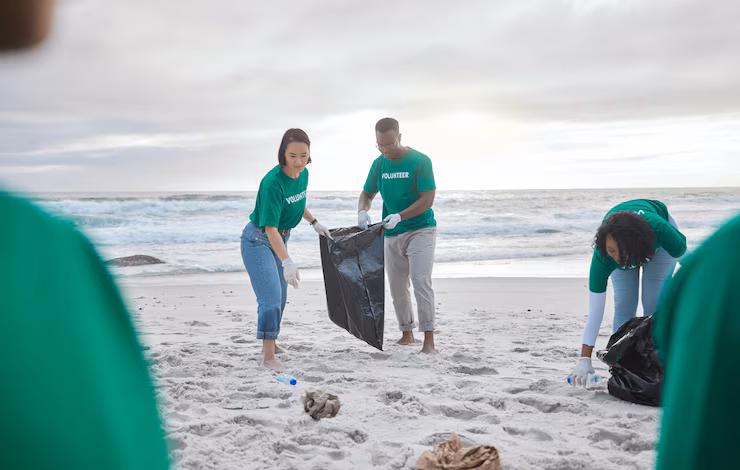 Image of ocean cleanup volunteers